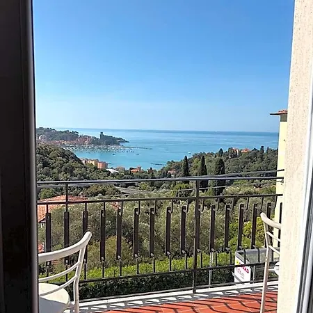 Golfo Dei Poeti לינה וארוחת בוקר